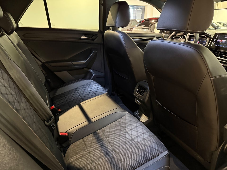 VW T-Roc 1,5 TSi 150 R-line DSG 5d