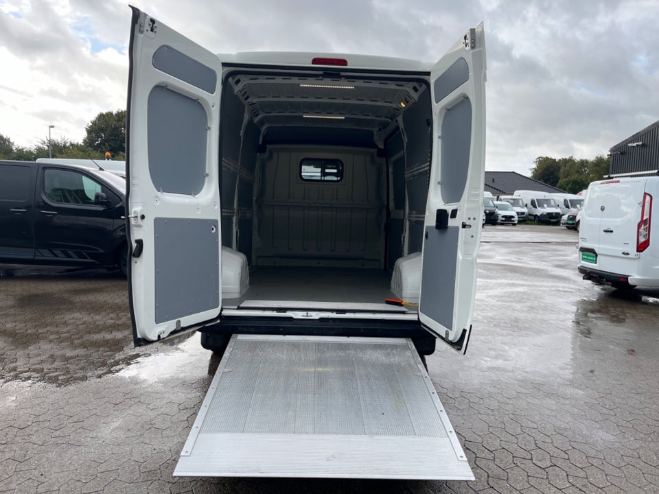 Peugeot Boxer 330 2,0 BlueHDi 130 L2H2