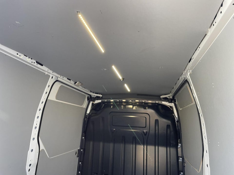 Renault Master IV T33 2,3 dCi 150 L2H2 Kassevogn