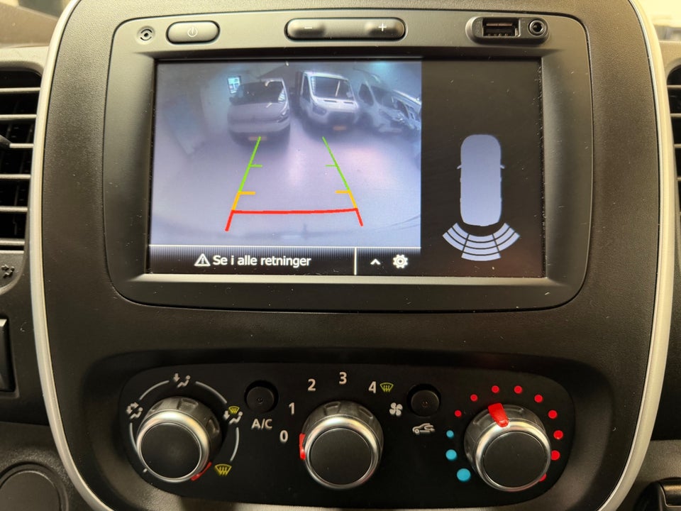 Renault Trafic T29 2,0 dCi 145 L2H1 EDC