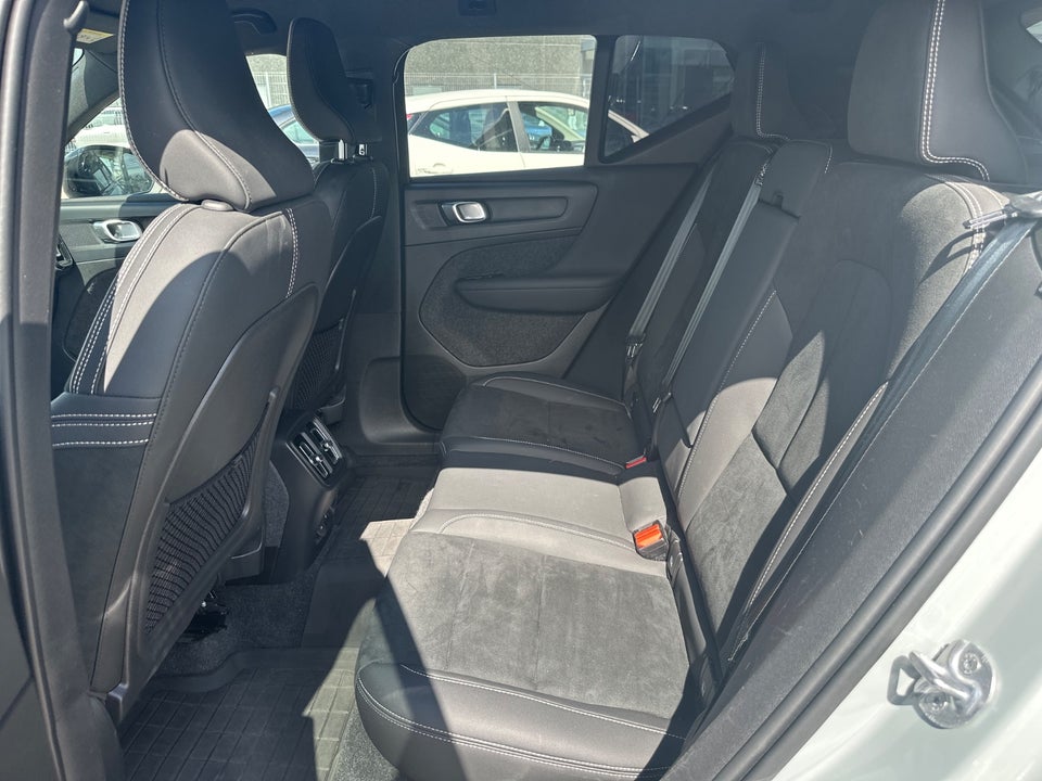 Volvo XC40 ReCharge Extended Range Plus 5d
