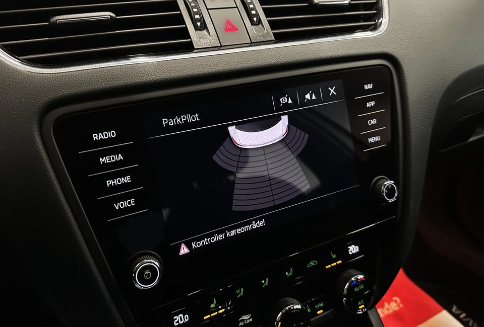 Skoda Octavia 1,6 TDi 115 Style DSG 5d