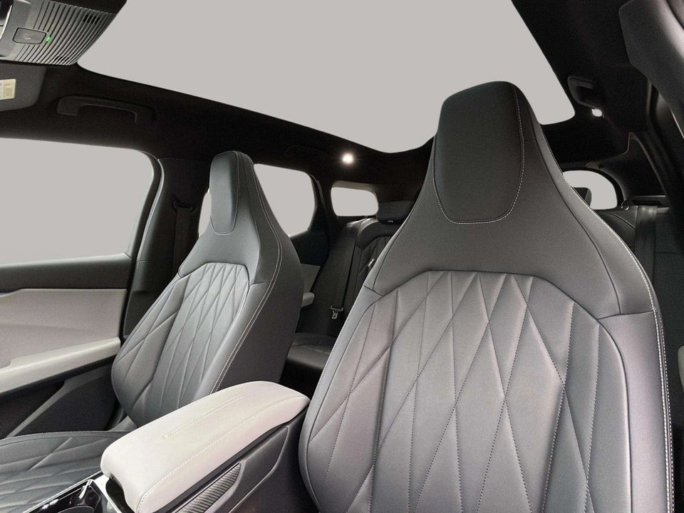 Ford Explorer 84 Premium Extended Range AWD 5d