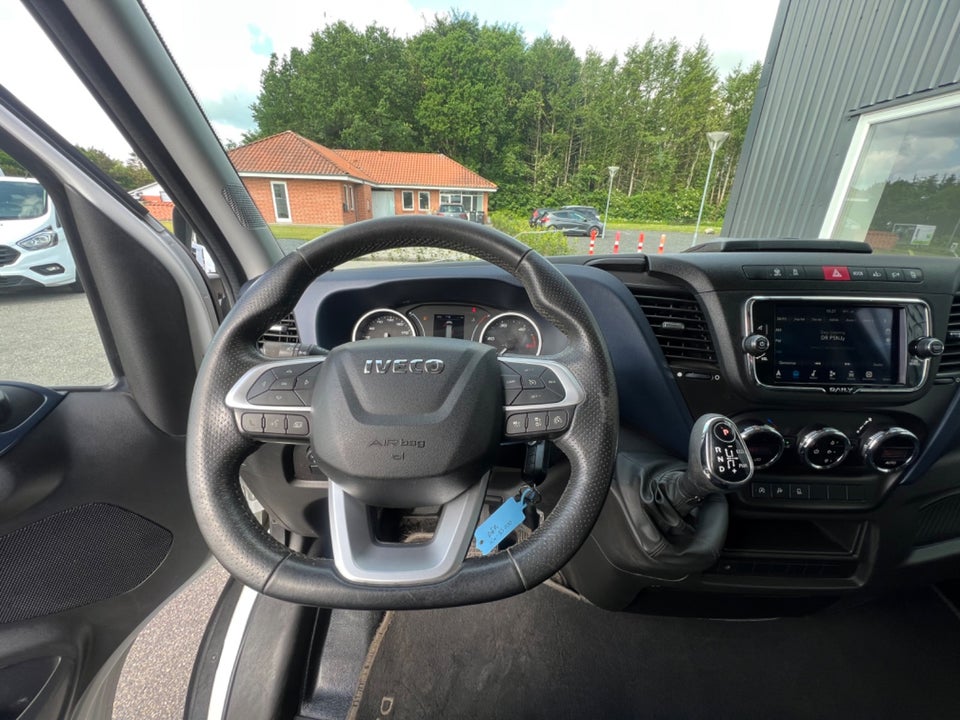 Iveco Daily 2,3 35S16 12m³ Van AG8