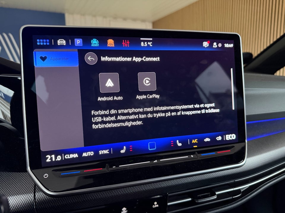 VW Golf VIII 1,5 GTE DSG 5d