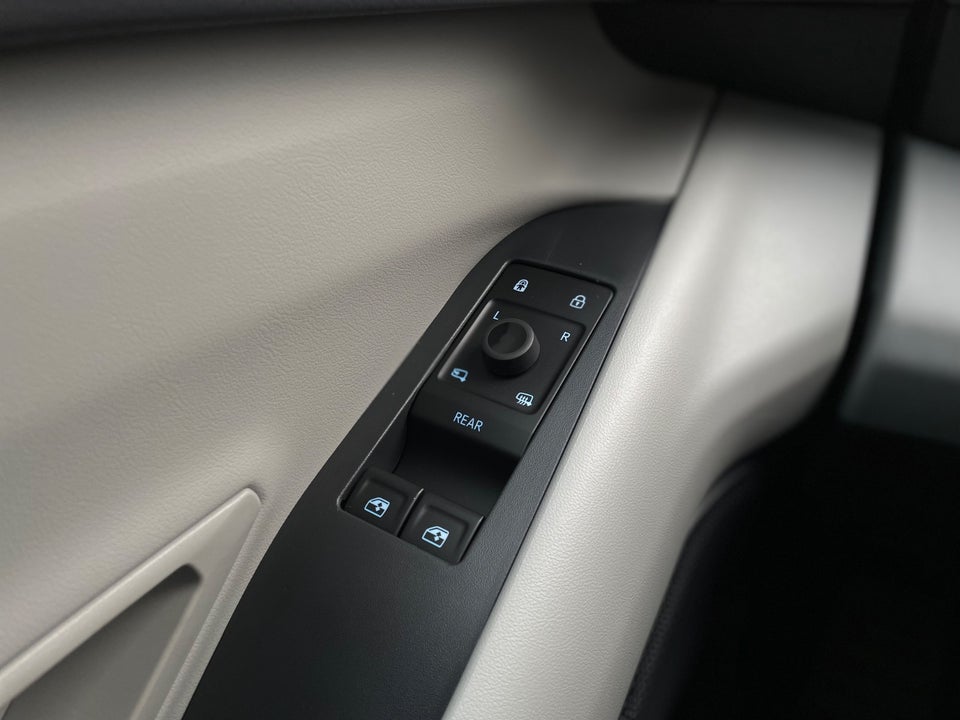 Ford Capri 82 Select Extended Range 5d