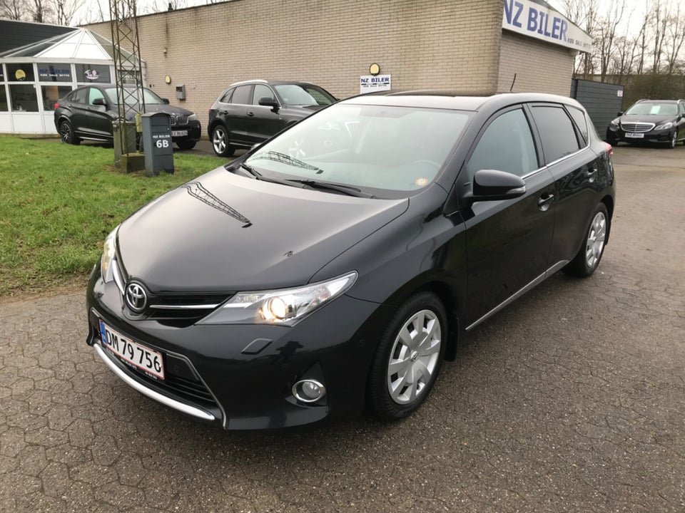 Toyota Auris 1,4 D-4D T2 Premium 5d