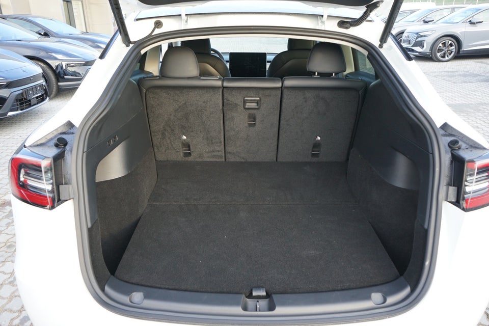 Tesla Model Y Long Range AWD 5d