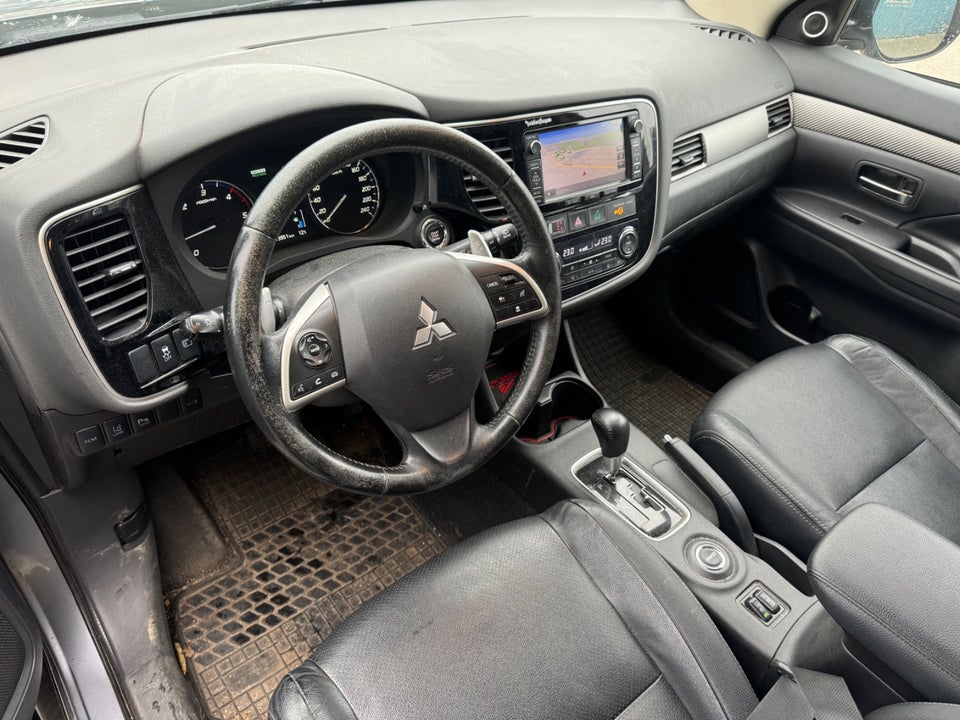 Mitsubishi Outlander 2,2 DI-D 150 Intense aut. 4WD 5d