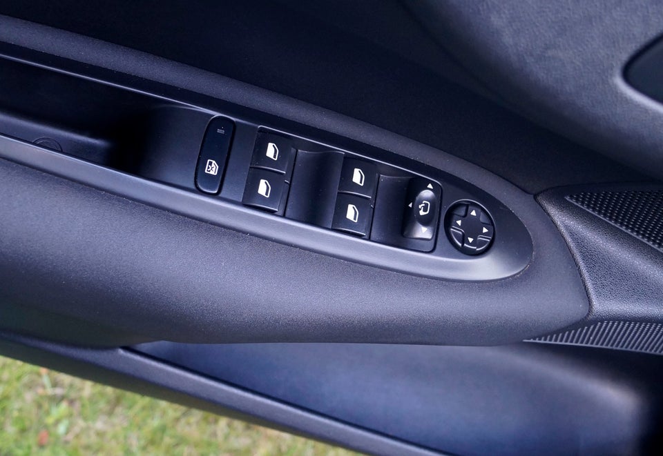 Citroën C4 1,6 BlueHDi 100 Feel 5d