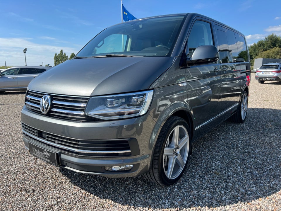 VW Multivan 2,0 TDi 204 Highline DSG 4Motion kort