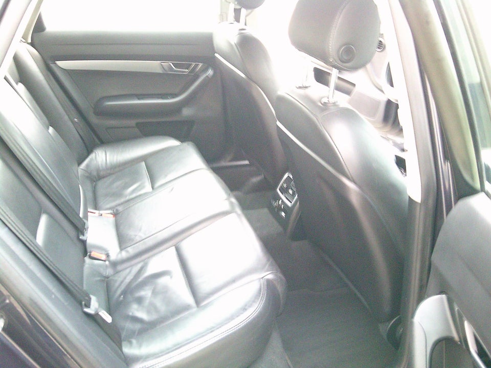 Audi A6 2,4 V6 4d
