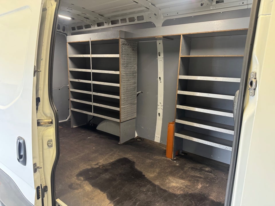 Iveco Daily 3,0 35C18 12m³ Van AG8