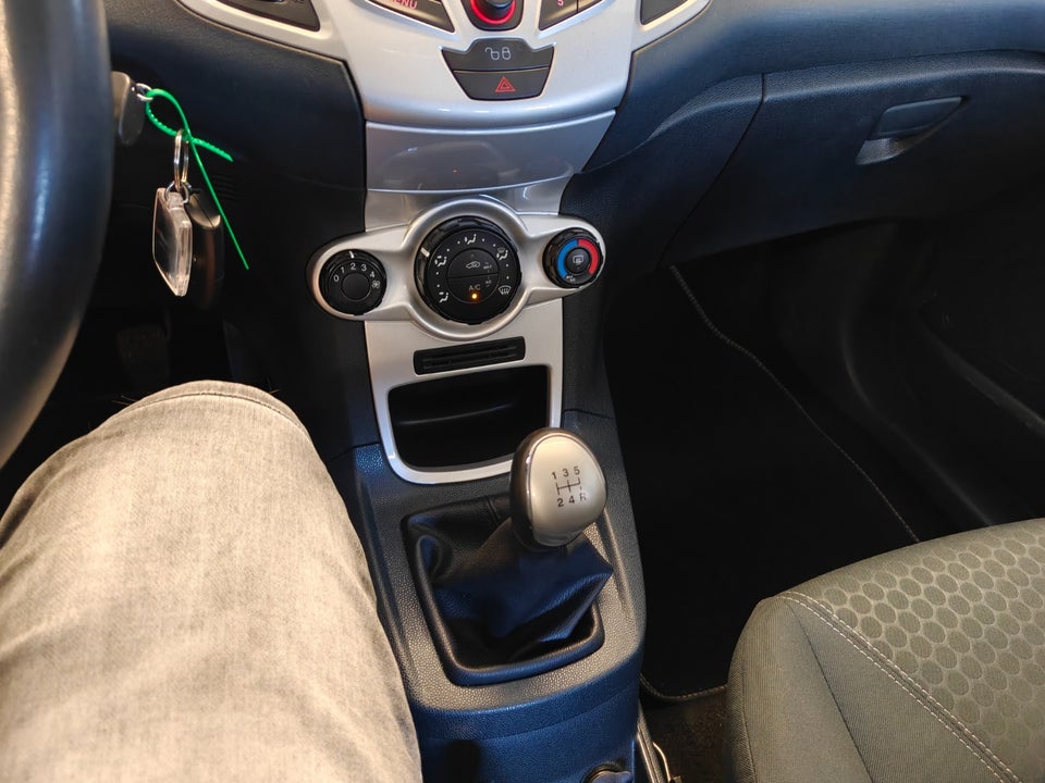 Ford Fiesta 1,4 Titanium 5d