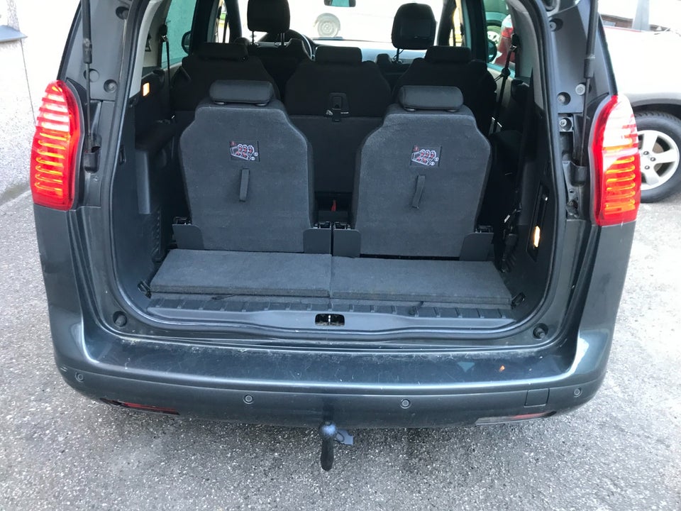 Peugeot 5008 1,6 HDi 110 Premium 7prs 5d