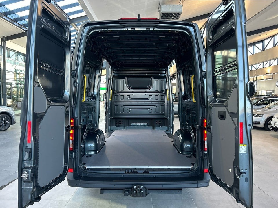 VW Crafter 35 2,0 TDi 177 Kassevogn L3H2