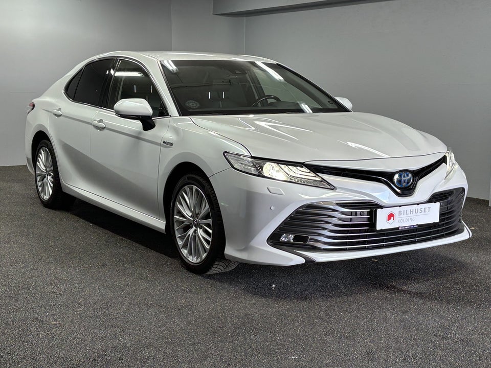 Toyota Camry 2,5 Hybrid H3 Executive CVT 4d