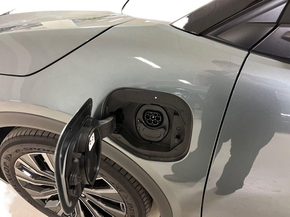 Toyota C-HR+ 77 Executive AWD 5d