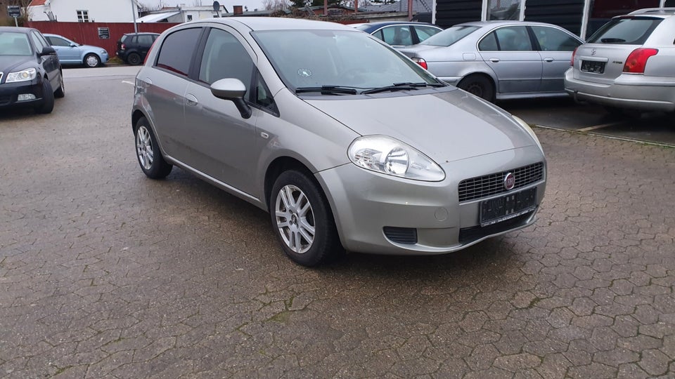 Fiat Grande Punto 1,3 JTD 75 Dynamic 5d