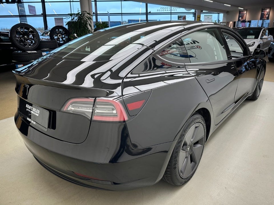 Tesla Model 3 Standard Range+ RWD 4d