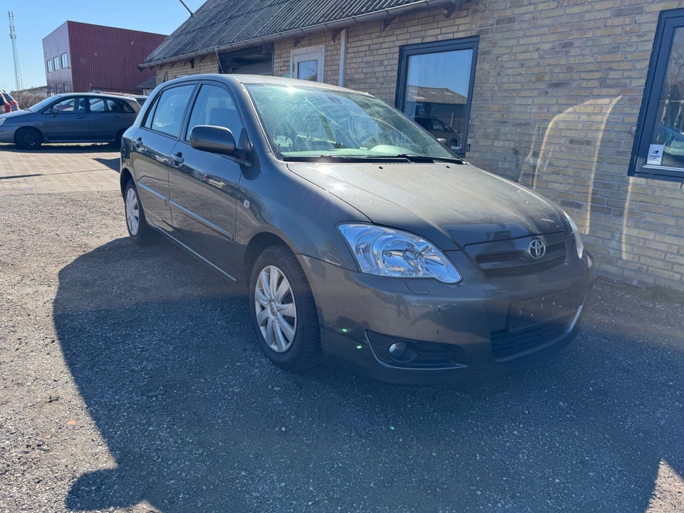 Toyota Corolla 1,6 Sol 5d