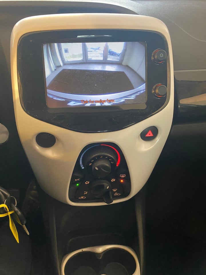 Toyota Aygo 1,0 VVT-i x-play 5d