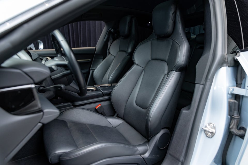 Porsche Taycan 4S Performance+ 4d