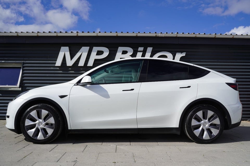 Tesla Model Y Long Range AWD 5d