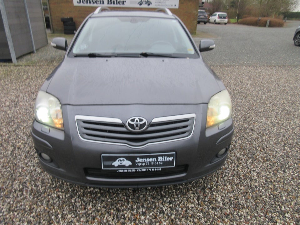 Toyota Avensis 2,2 D-4D 150 Sol stc. 5d