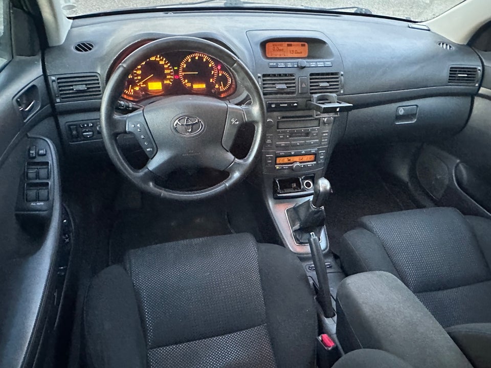 Toyota Avensis 1,8 VVT-i Elegance stc. 5d