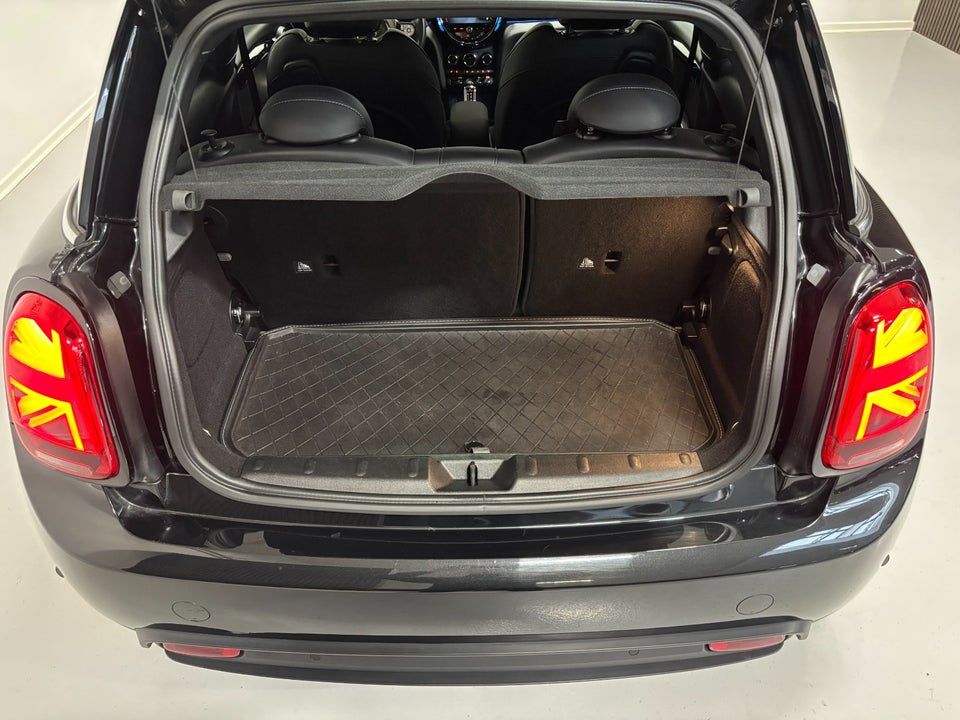 MINI Cooper SE Essential 3d