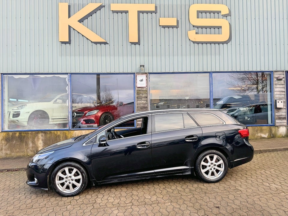 Toyota Avensis 2,0 D-4D T1 stc. 5d