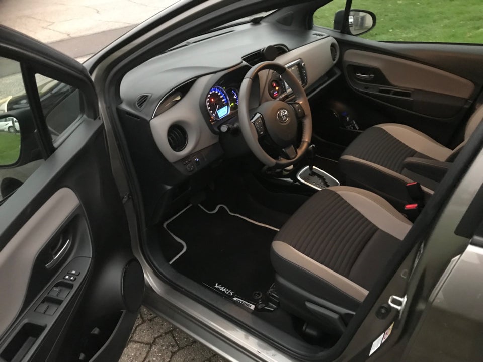 Toyota Yaris 1,5 Hybrid H2 Premium Luksus e-CVT 5d