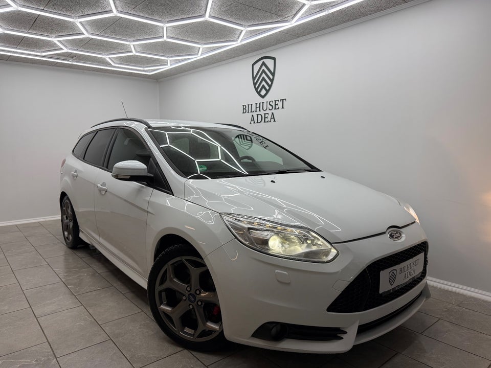 Ford Focus 2,0 SCTi 250 ST2 stc. 5d