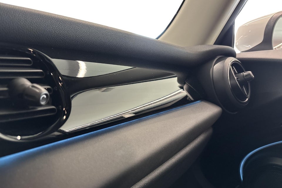 MINI Cooper SE Classic Trim 3d