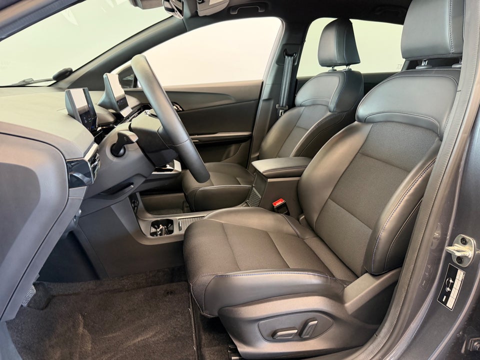 MG MG4 64 Luxury 5d