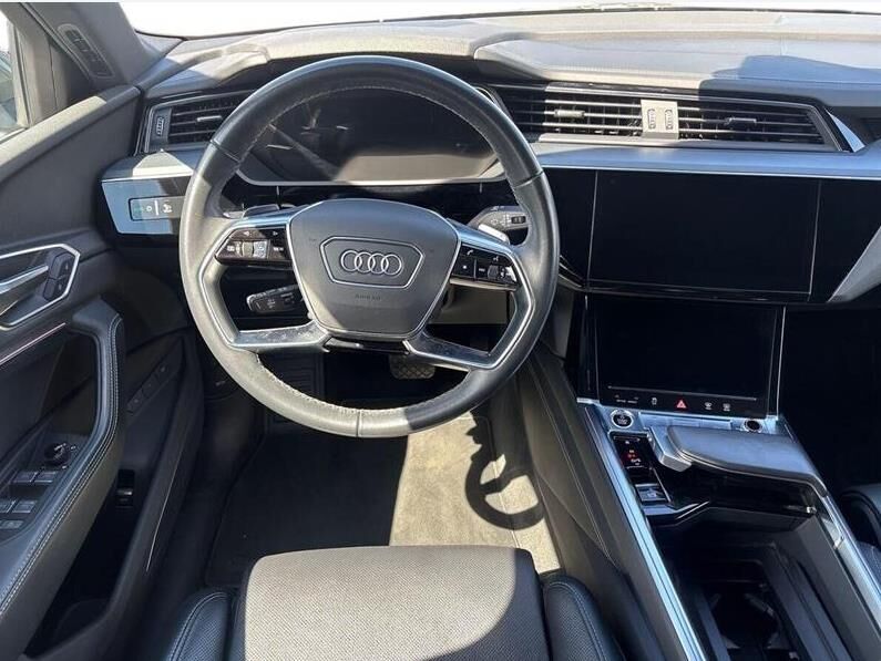 Audi Q8 e-tron 55 Prestige quattro 5d