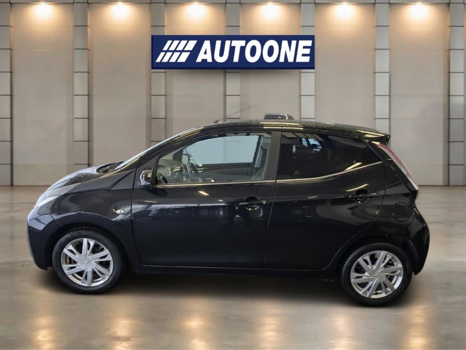 Toyota Aygo 1,0 VVT-i x-black 5d