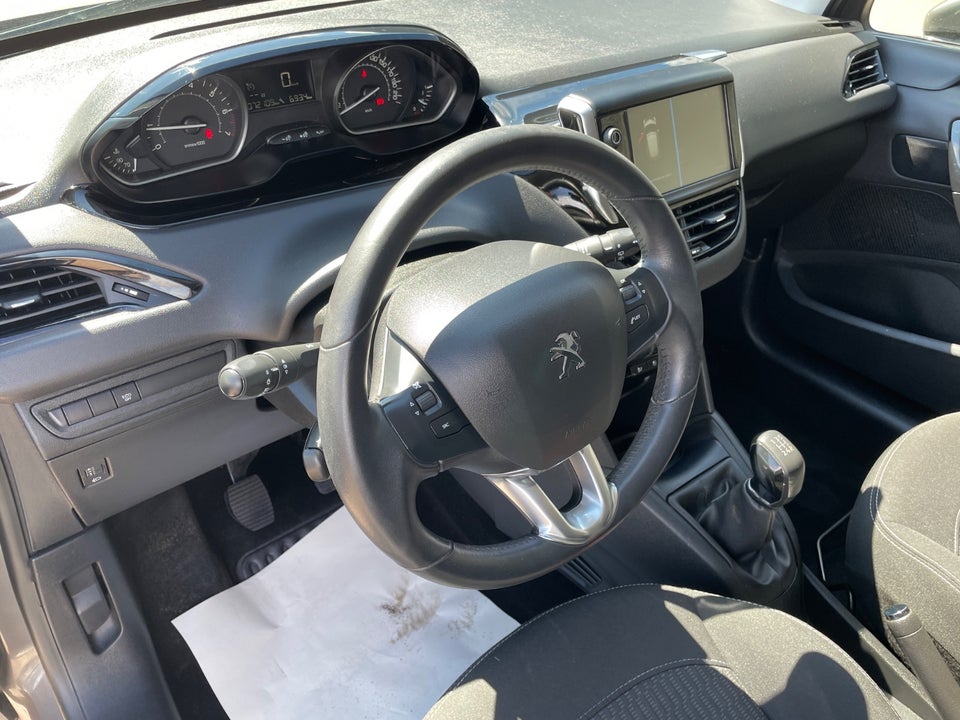 Peugeot 208 1,2 VTi 82 Envy 5d