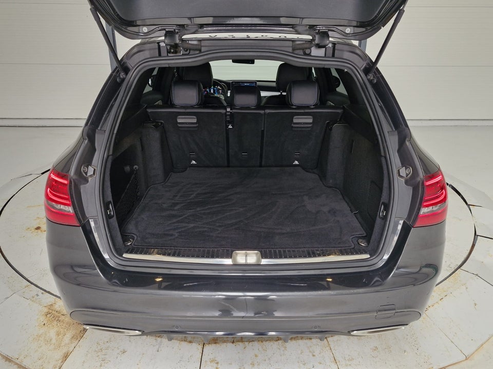 Mercedes C300 2,0 AMG Line Night Edition stc. aut. 5d