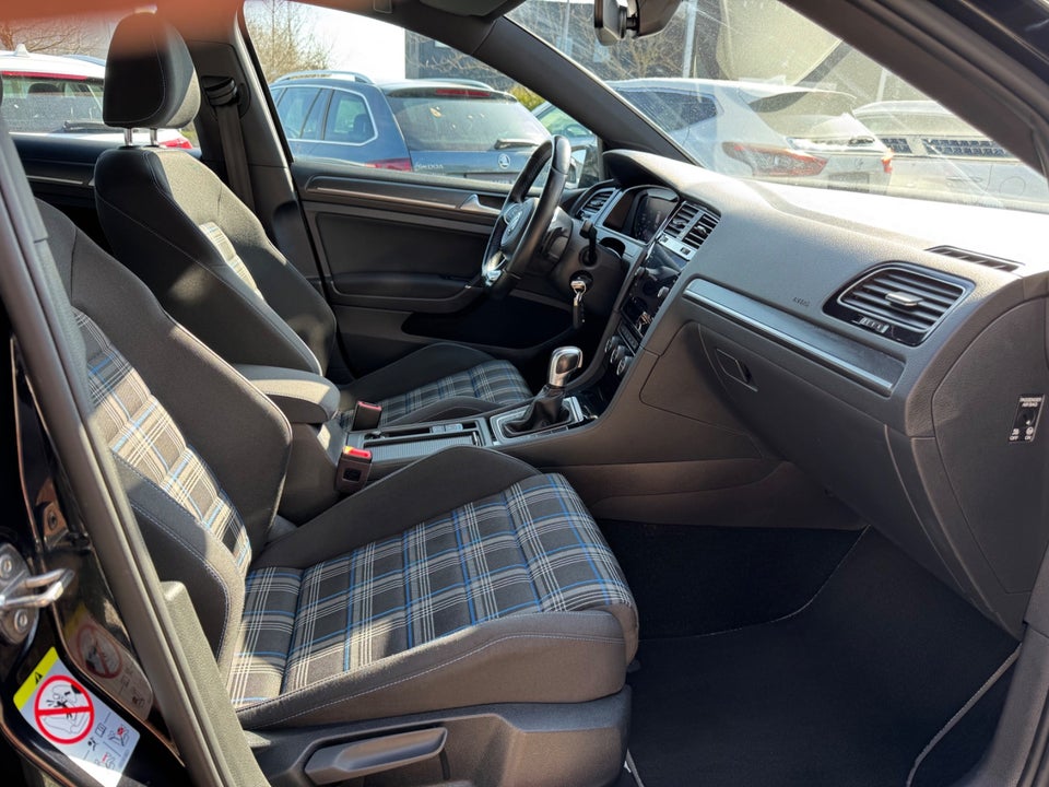 VW Golf VII 1,4 GTE DSG 5d