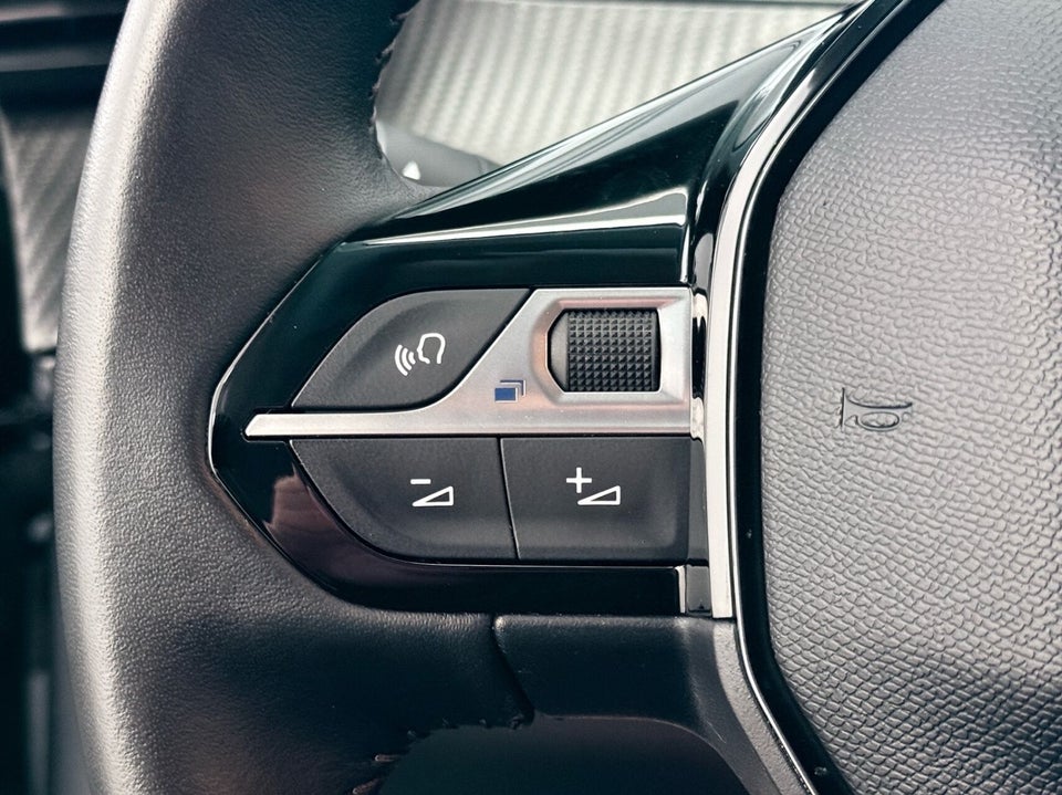 Peugeot 208 1,2 PureTech 100 Allure 5d