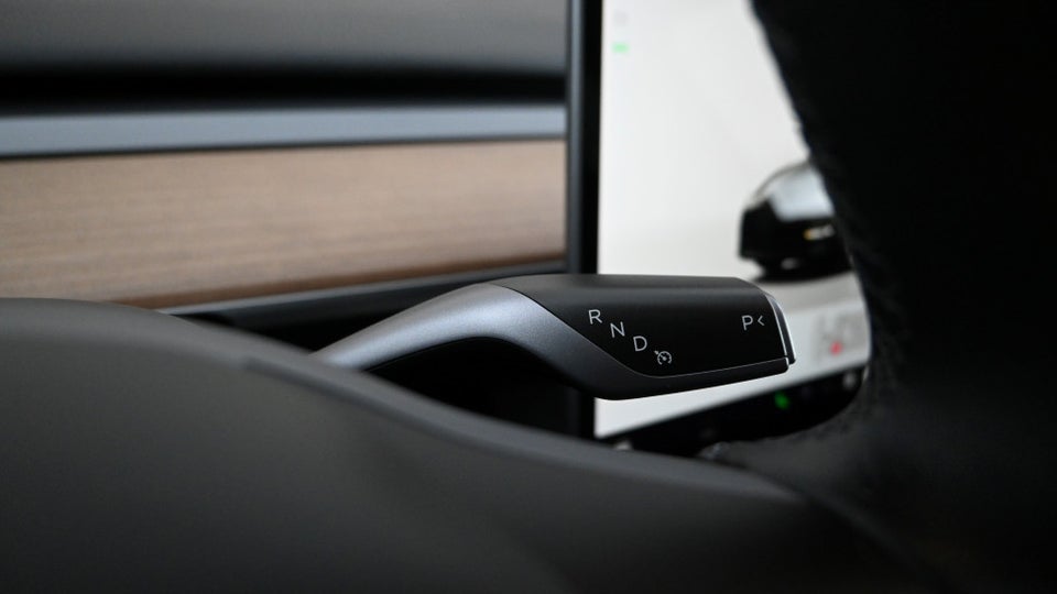 Tesla Model Y Long Range AWD 5d