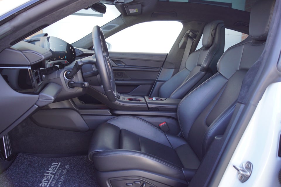 Porsche Taycan Turbo Performance+  4d