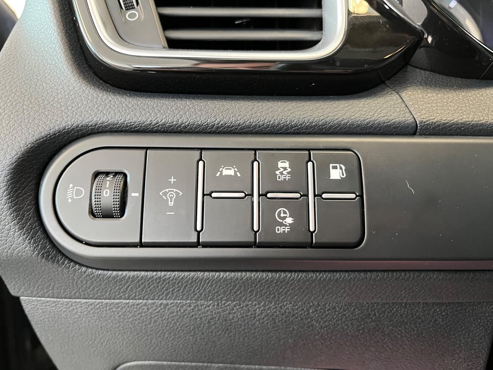 Kia XCeed 1,6 PHEV Prestige DCT 5d