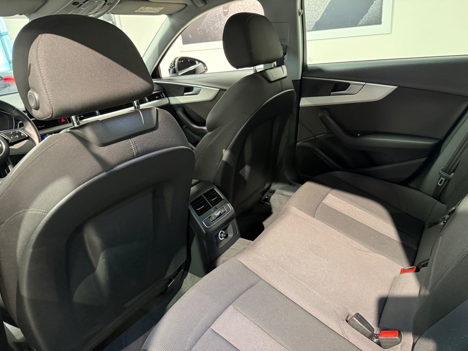 Audi A4 40 TFSi Prestige plus Avant S-tr. 5d