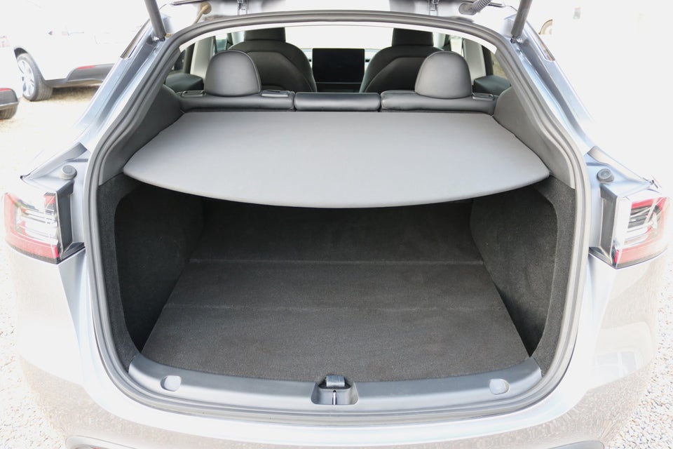 Tesla Model Y RWD 5d