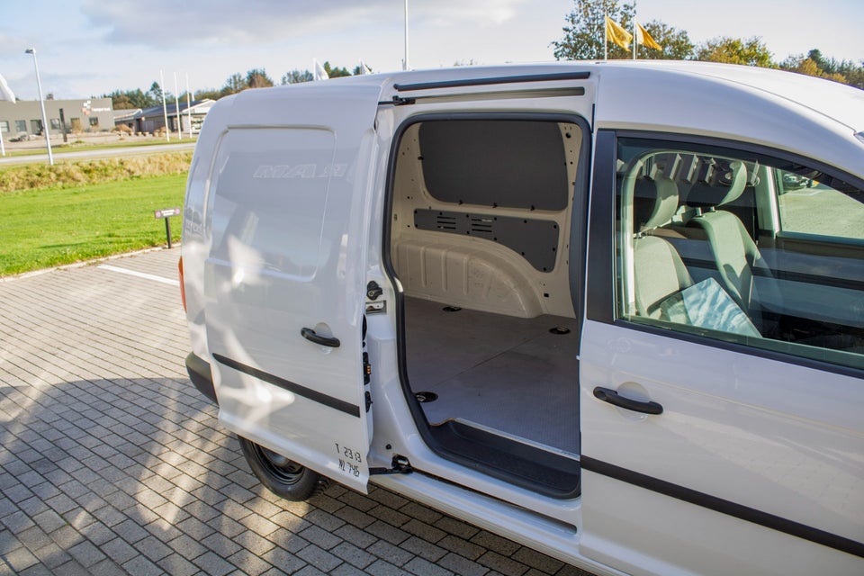 VW Caddy Maxi 1,6 TDi 102 Van 4d