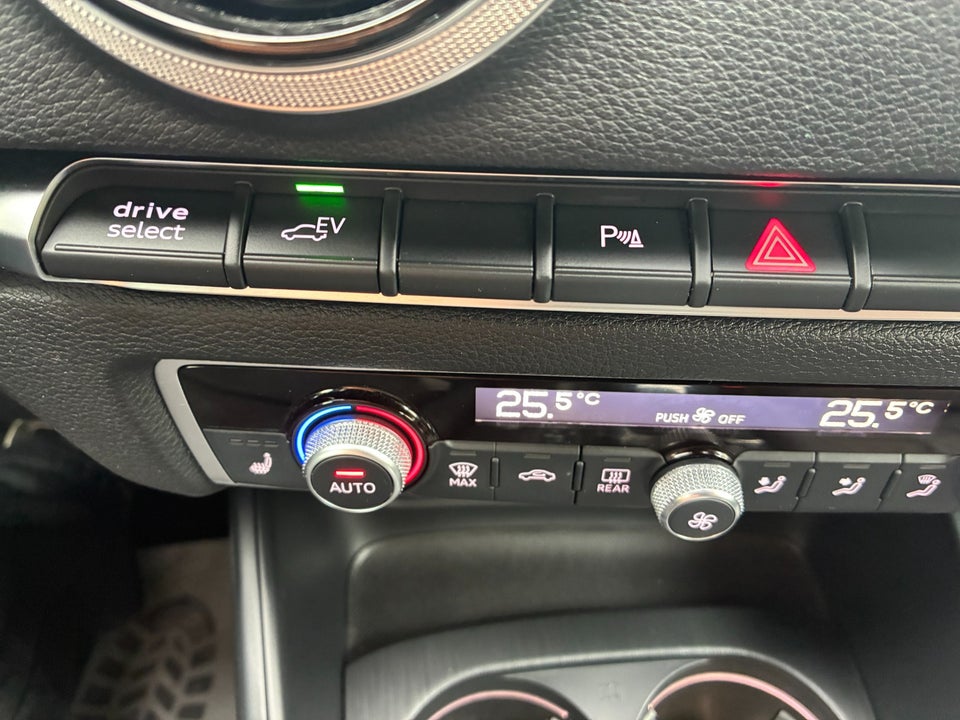 Audi A3 1,4 e-tron Sportback S-tr. 5d