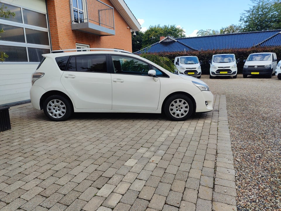 Toyota Sportsvan 1,6 D-4D T2 Touch 5d